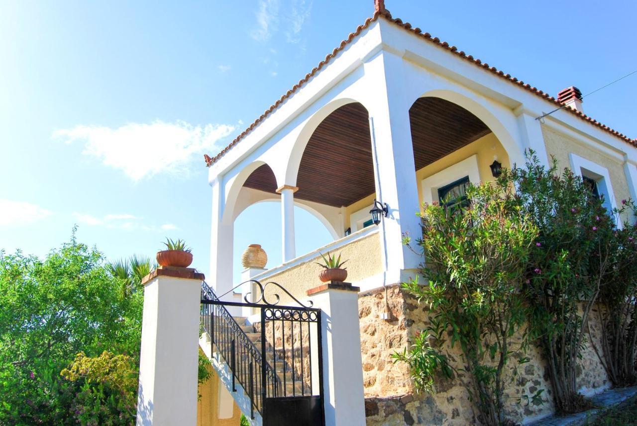 5 Bedrooms At 250 M Away From The With Sea View Enclosed Garden And Wifi Villa Limnos (Chios)